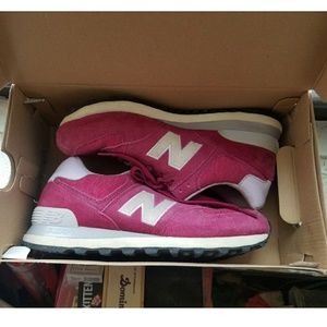 New Balance Classic Sneakers in Burgundy